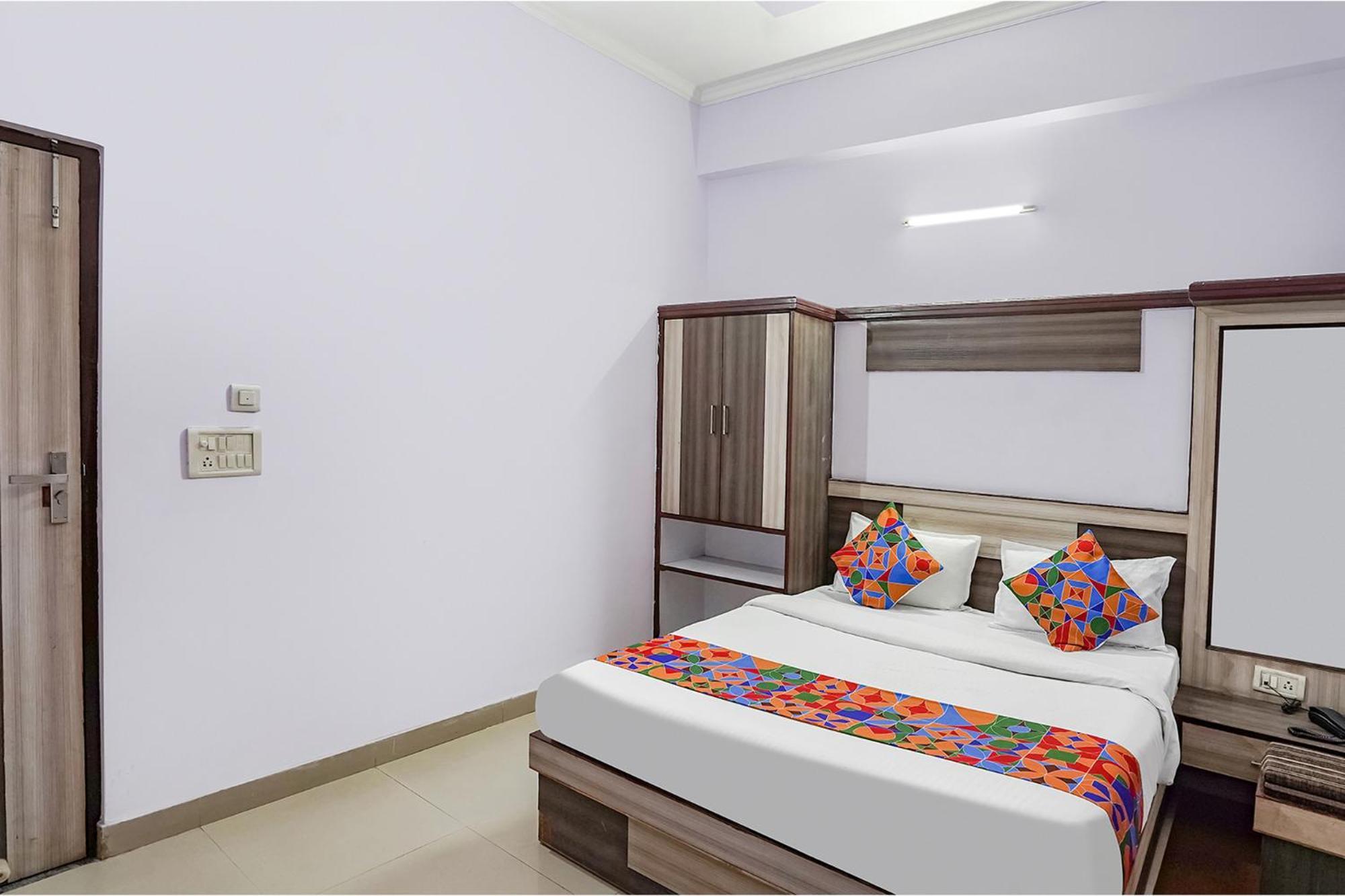 G B Palace Hotel Agra (Uttar Pradesh)